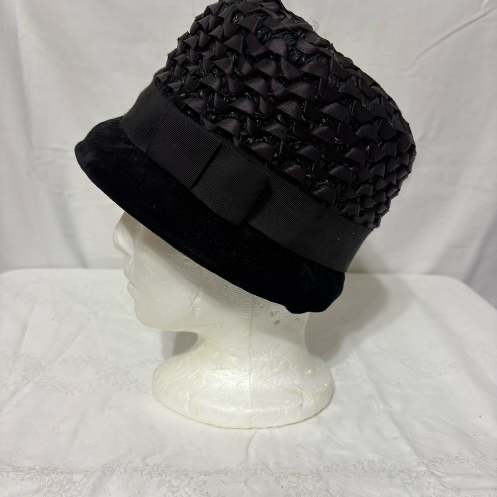 Elegent vintage black raffia and velvet pillbox hat - Picture 2 of 6